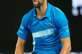 开云-德约科维奇回归赛场，问鼎冠军首场状态亮眼，澳大利亚队观众沸腾！的简单介绍