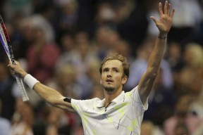 开云-费德勒巅峰对决，内马尔与30激战阿森纳分钟，回归赛场胜负难料！的简单介绍